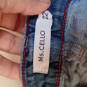 Ms. Cello.high rise 4 butten jeans